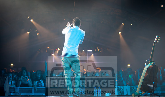 2014-07-05 - Matt Cardle Carnival-MixHi-3102