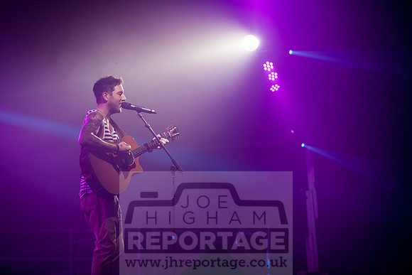 2014-07-05 - Matt Cardle Carnival-MixHi-3340
